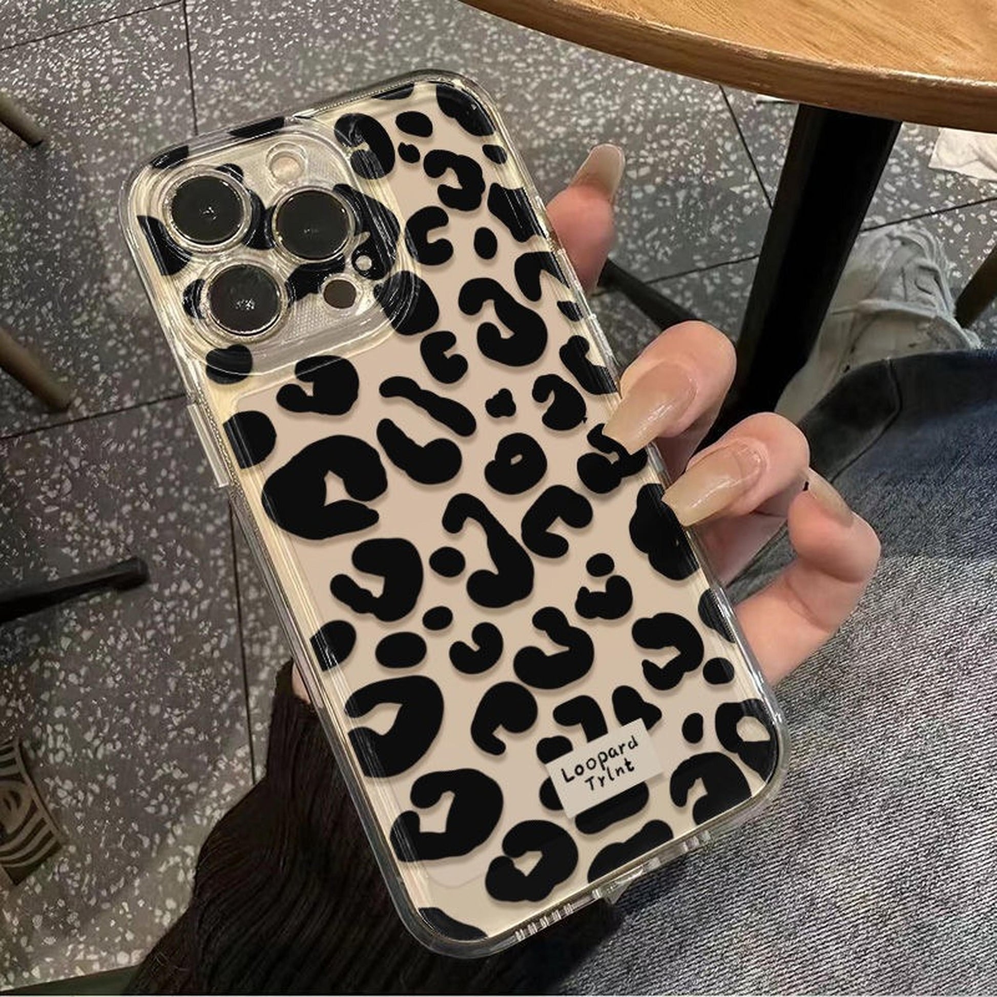 Leopard Print Chic Transparent Phone Case